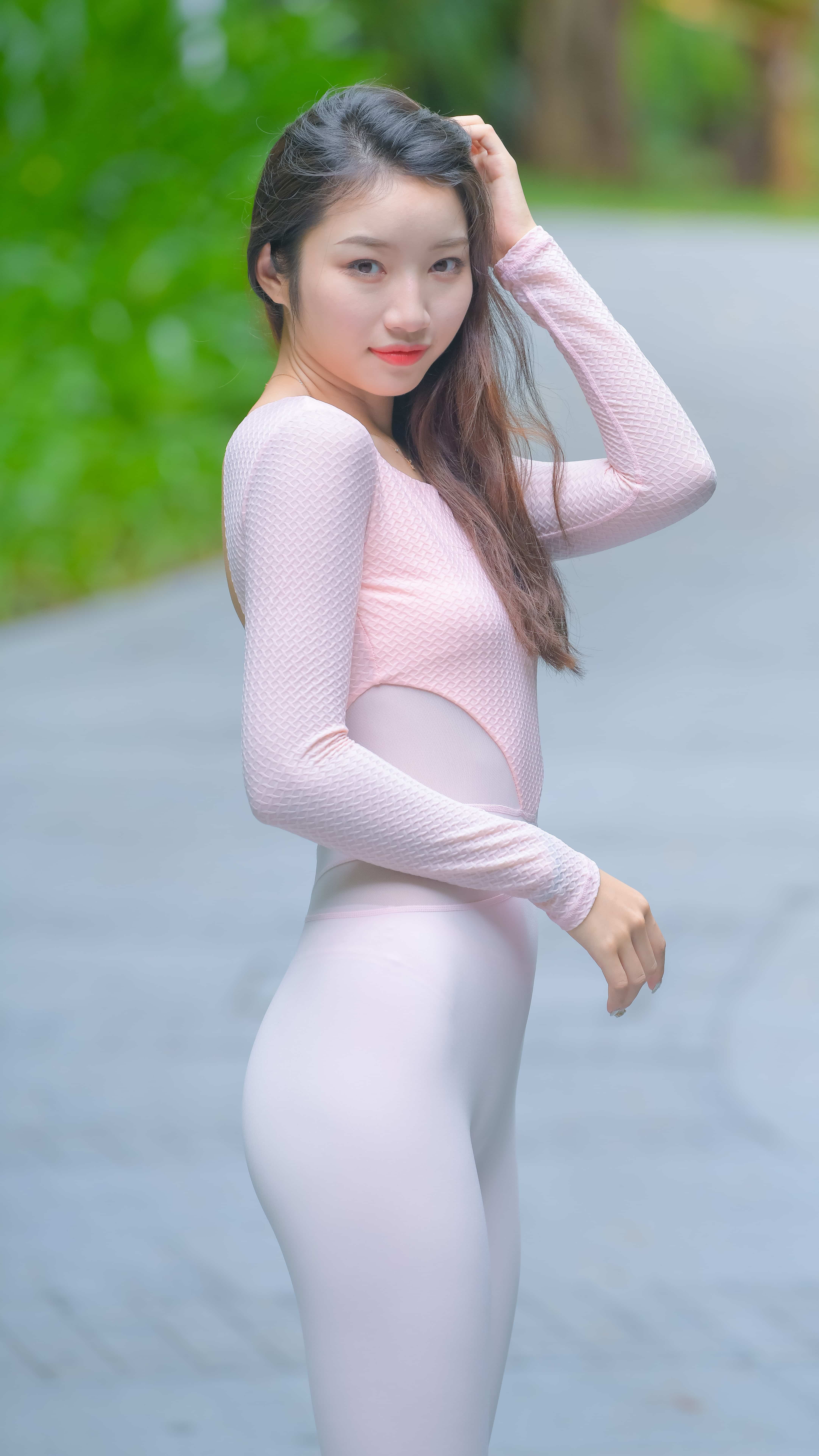 arched foot and toes